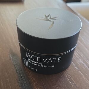 Beauty Society- Activate Detoxifying Age-Reversal Mousse